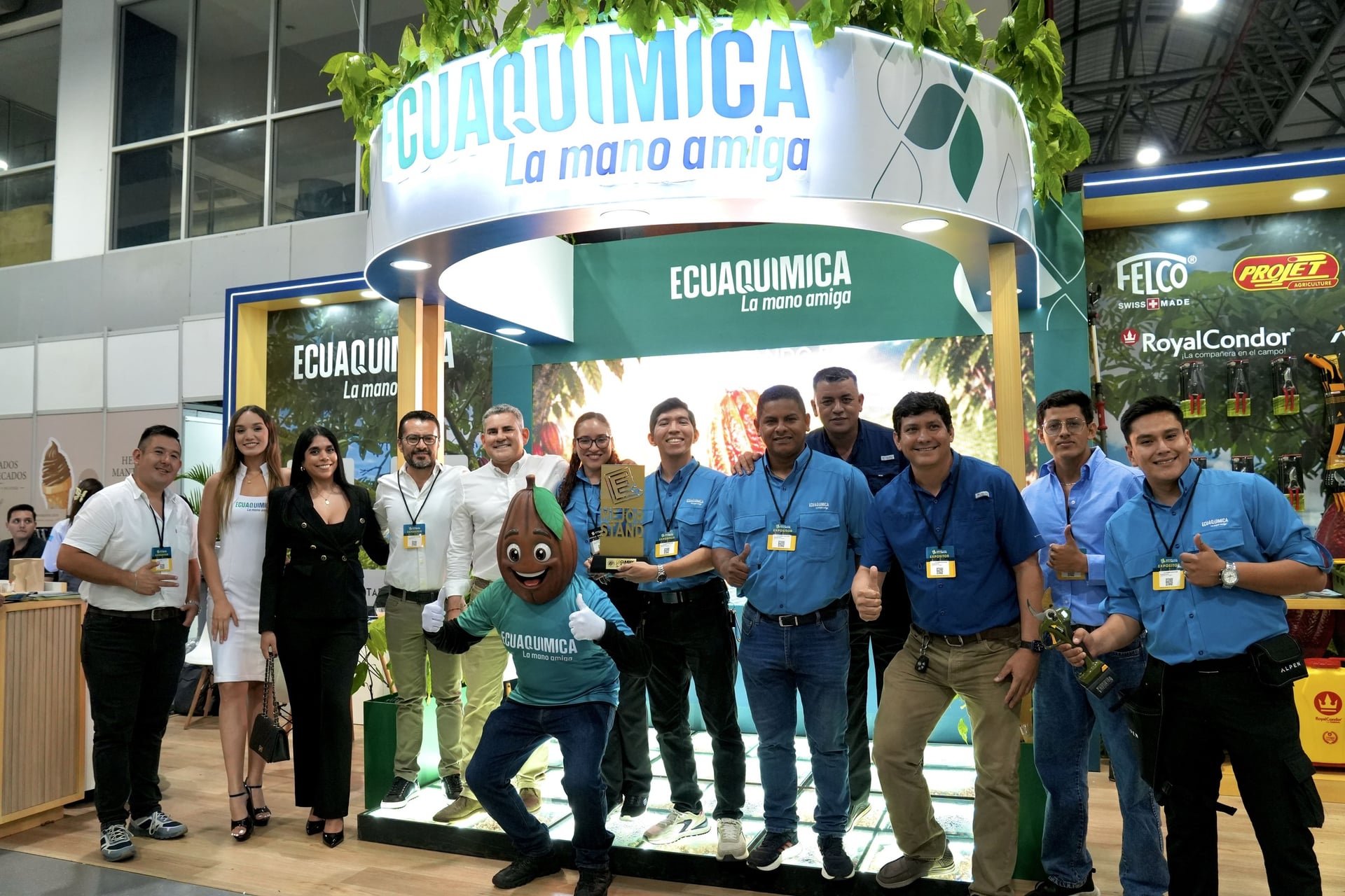 Ecuaquímica fue reconocida con el mejor stand de la Cumbre Mundial del Cacao 2026