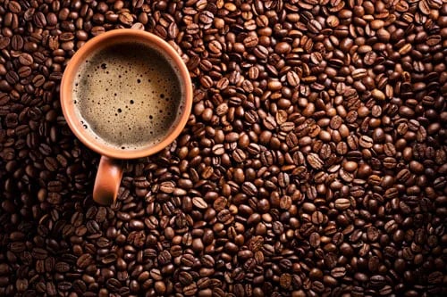 INTERNACIONAL: Los precios del café se sitúan en su nivel más alto en 13 años tras subir un 9 % en junio