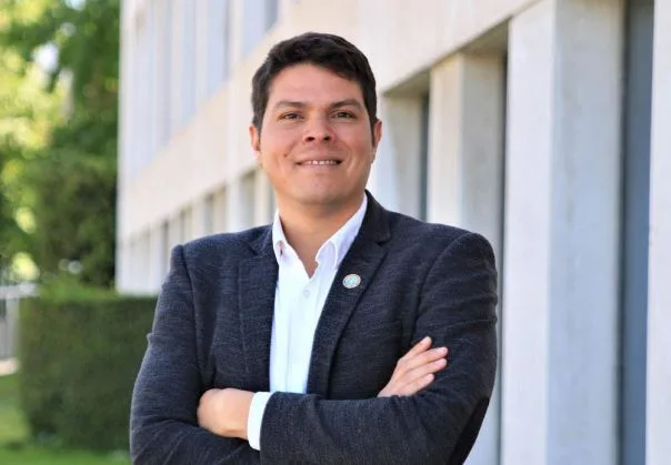 Andrés González