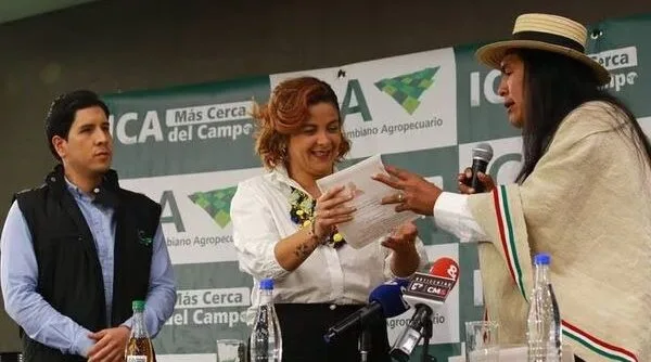 Internacional: Indígenas elaboran el primer abono orgánico con base en la hoja de coca con registro ICA