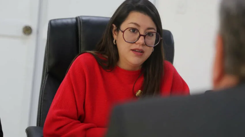 Cortes de luz se podrían extender hasta febrero de 2024, dice ministra de energía