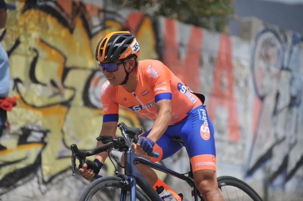 El ciclista ambateño Erick Caiza correrá el Tour Colombia 2024