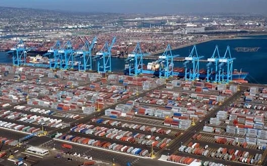 INTERNACIONAL: EEUU: Amenaza de huelga en los puertos de la costa este lleva a los transportistas a planificar cambios