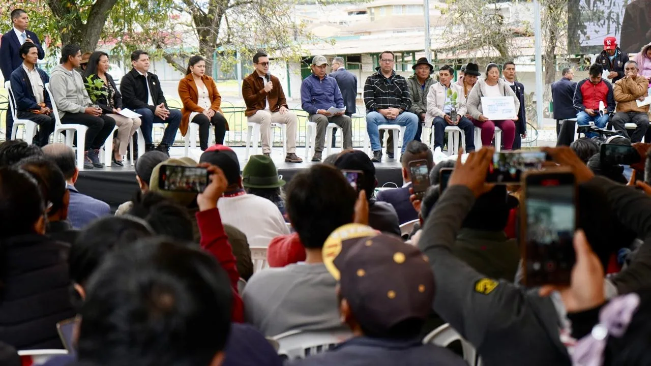 Presidente Daniel Noboa y Ministro Danilo Palacios entregan $94,951 en beneficios para productores de Cotopaxi