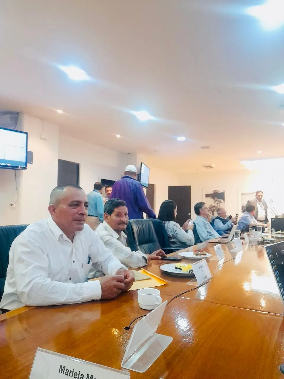 Ecuador IMPORTARÁ 95 mil toneladas de MAÍZ