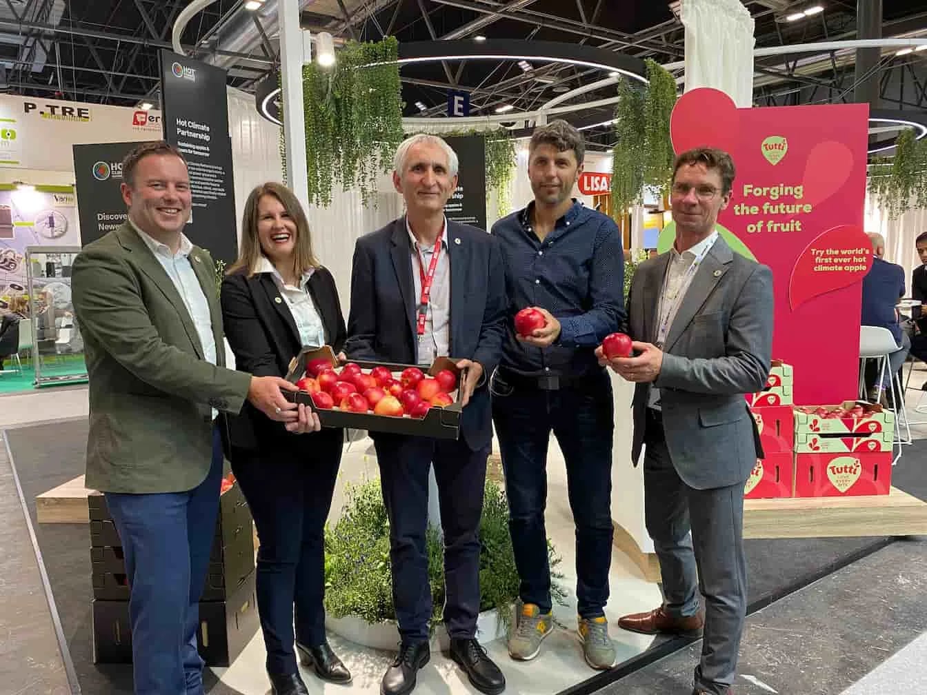 Variedad de manzana temprana adaptada a climas cálidos, se presento a productores de todo el mundo