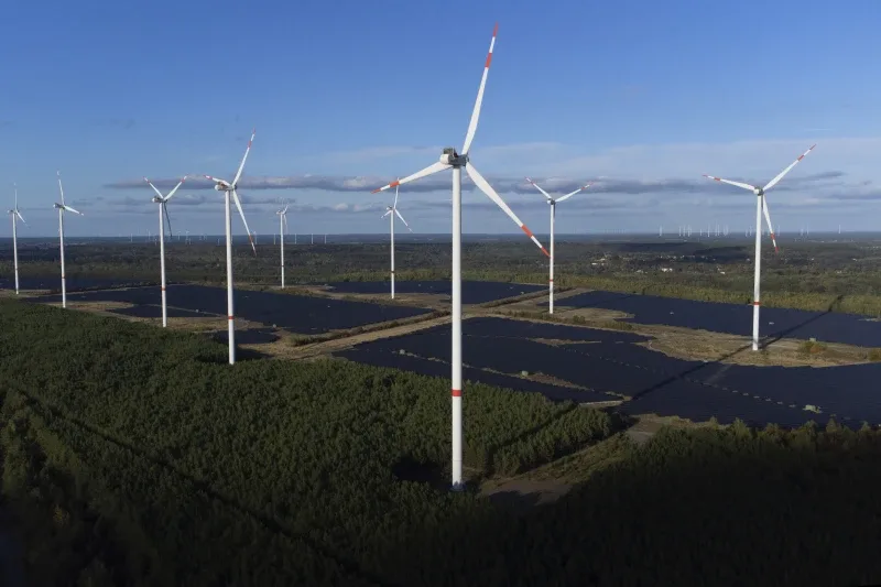 El mundo será alimentado por electricidad pero se necesita aún más energía limpia, dice informe