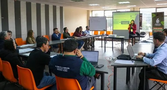 ECUADOR: ESAC Impulsa la Capacitación de Mujeres y Jóvenes Rurales para Fortalecer las Cadenas Agroproductivas