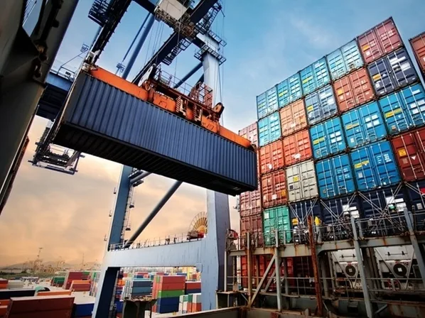 La UE y EE.UU. se acercan a un acuerdo sobre aranceles del 15 % a productos europeos