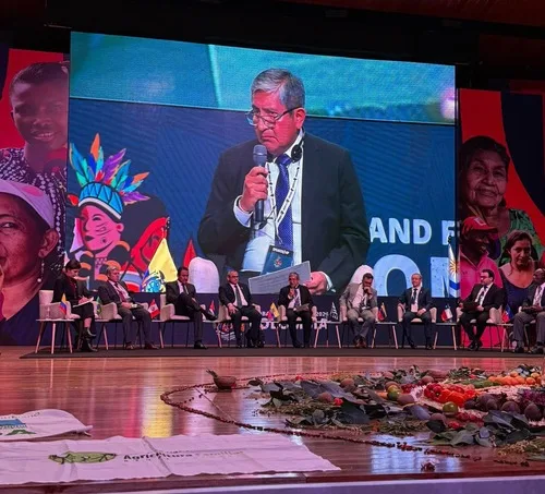 Ecuador presenta su plan para proteger la tierra rural