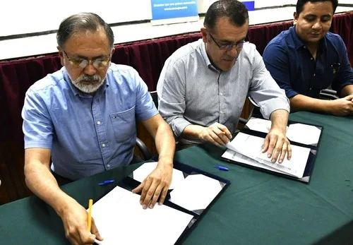 ECUADOR: Convenio busca impulsar la investigación en palma aceitera