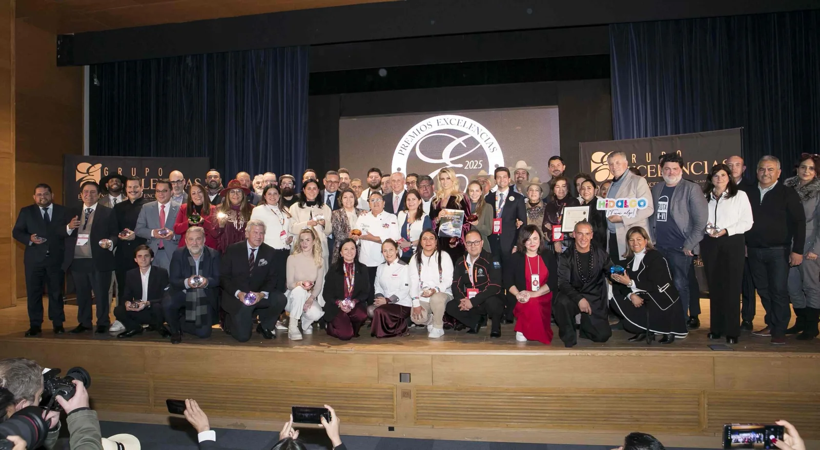 RAÍZ Ecuador recibe el Premio Excelencias 2025 en FITUR