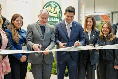 Banano ecuatoriano gana protagonismo en feria mundial